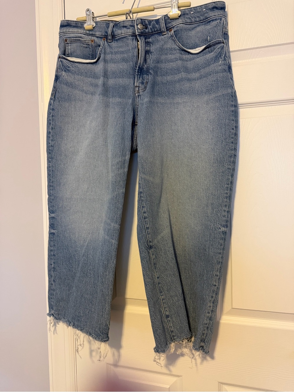 Madewell Light Blue Cropped Frayed-Hem Jeans